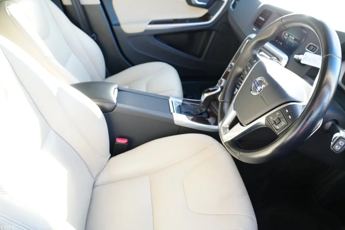 Volvo V60 Estate, Diesel, 2018, Blue