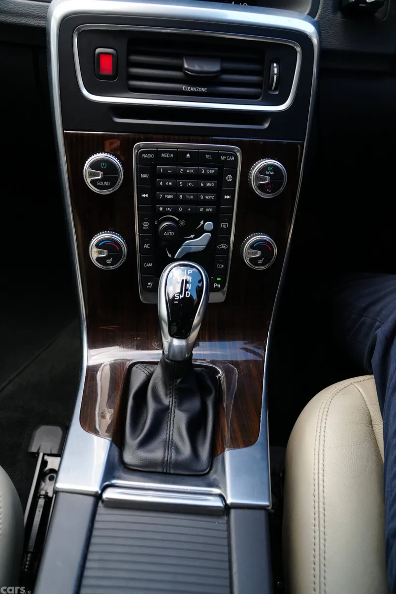 Volvo V60 Estate, Diesel, 2018, Blue