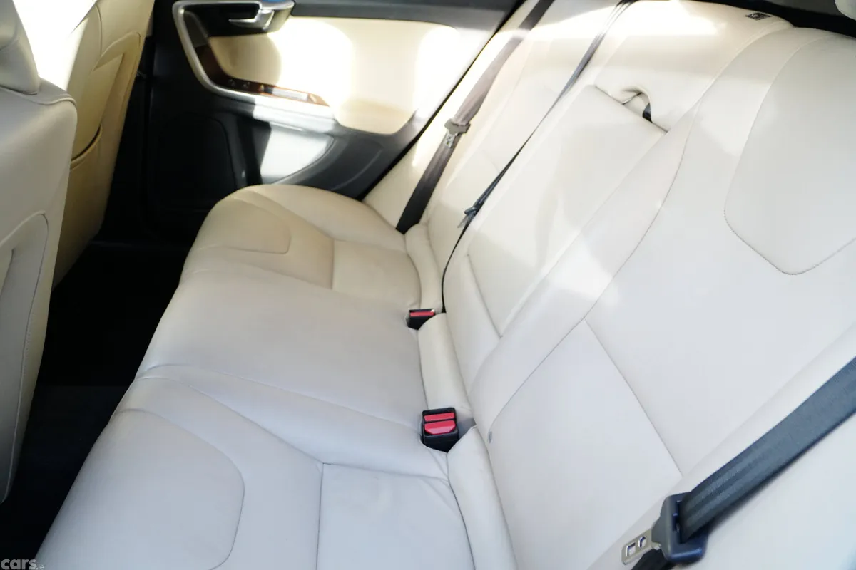 Volvo V60 Estate, Diesel, 2018, Blue