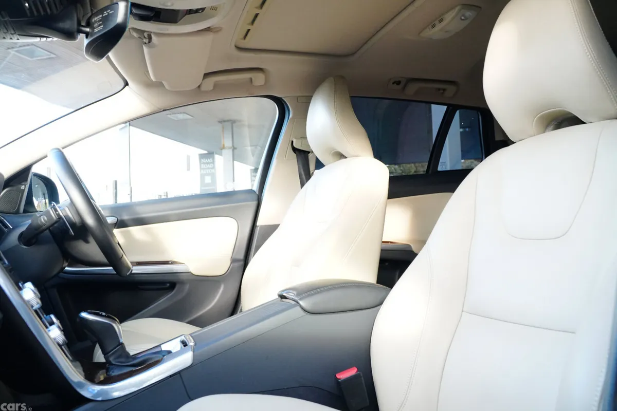Volvo V60 Estate, Diesel, 2018, Blue