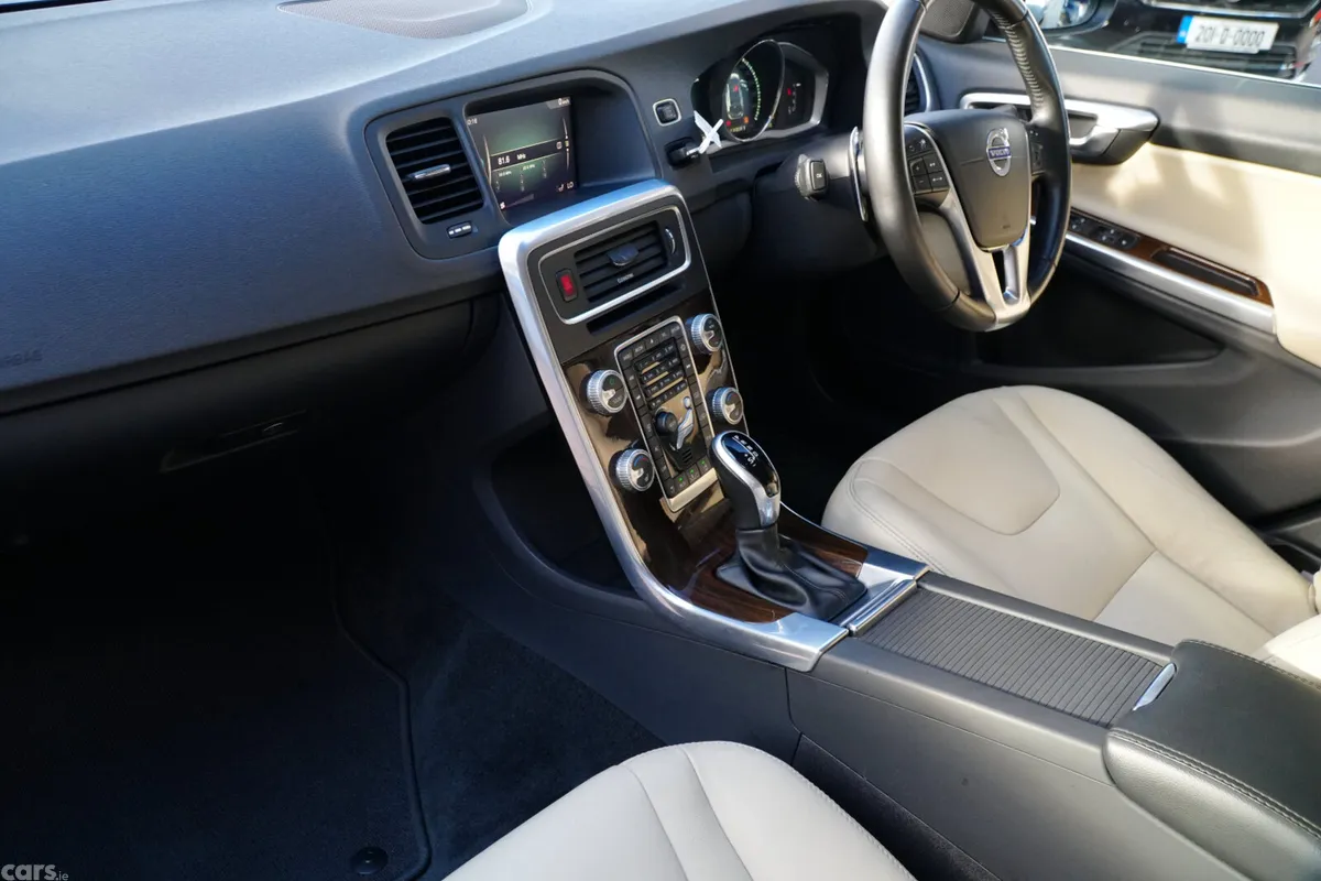 Volvo V60 Estate, Diesel, 2018, Blue