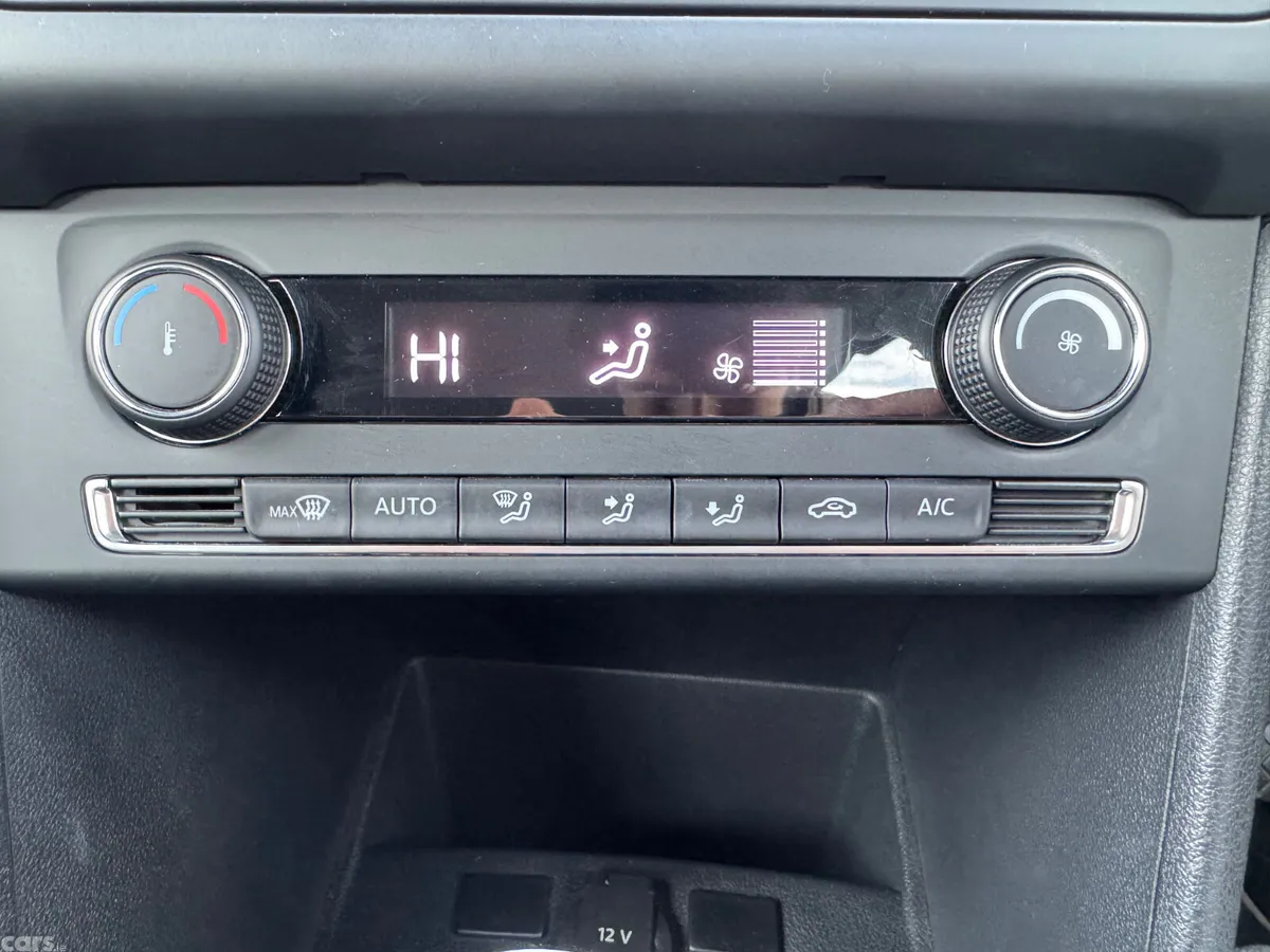 Volkswagen Polo Hatchback, Petrol, 2017, Red