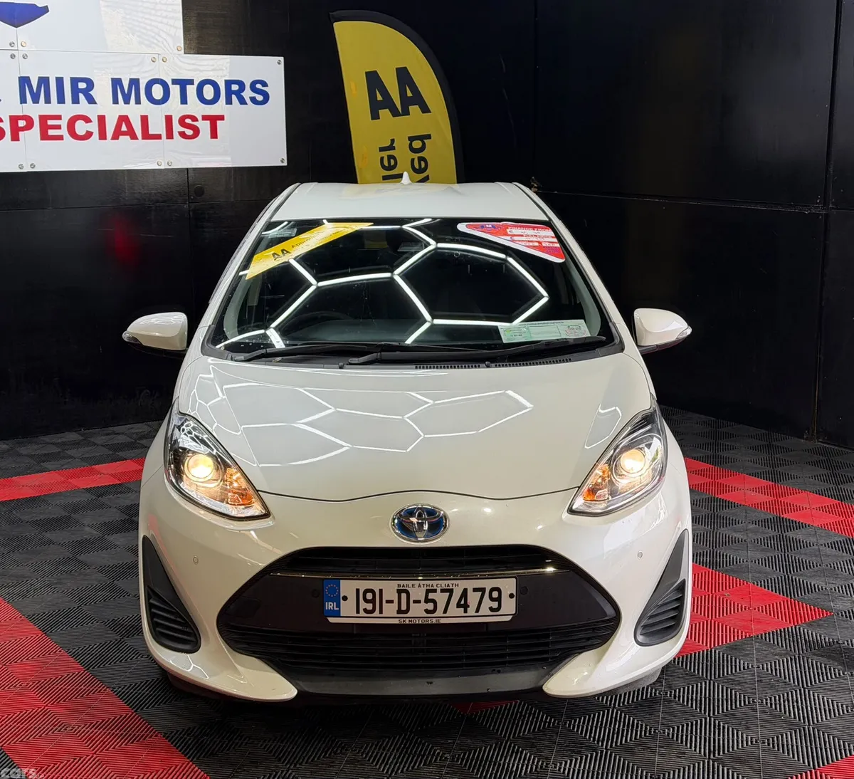 Toyota Aqua Hatchback, Petrol Hybrid, 2019, White