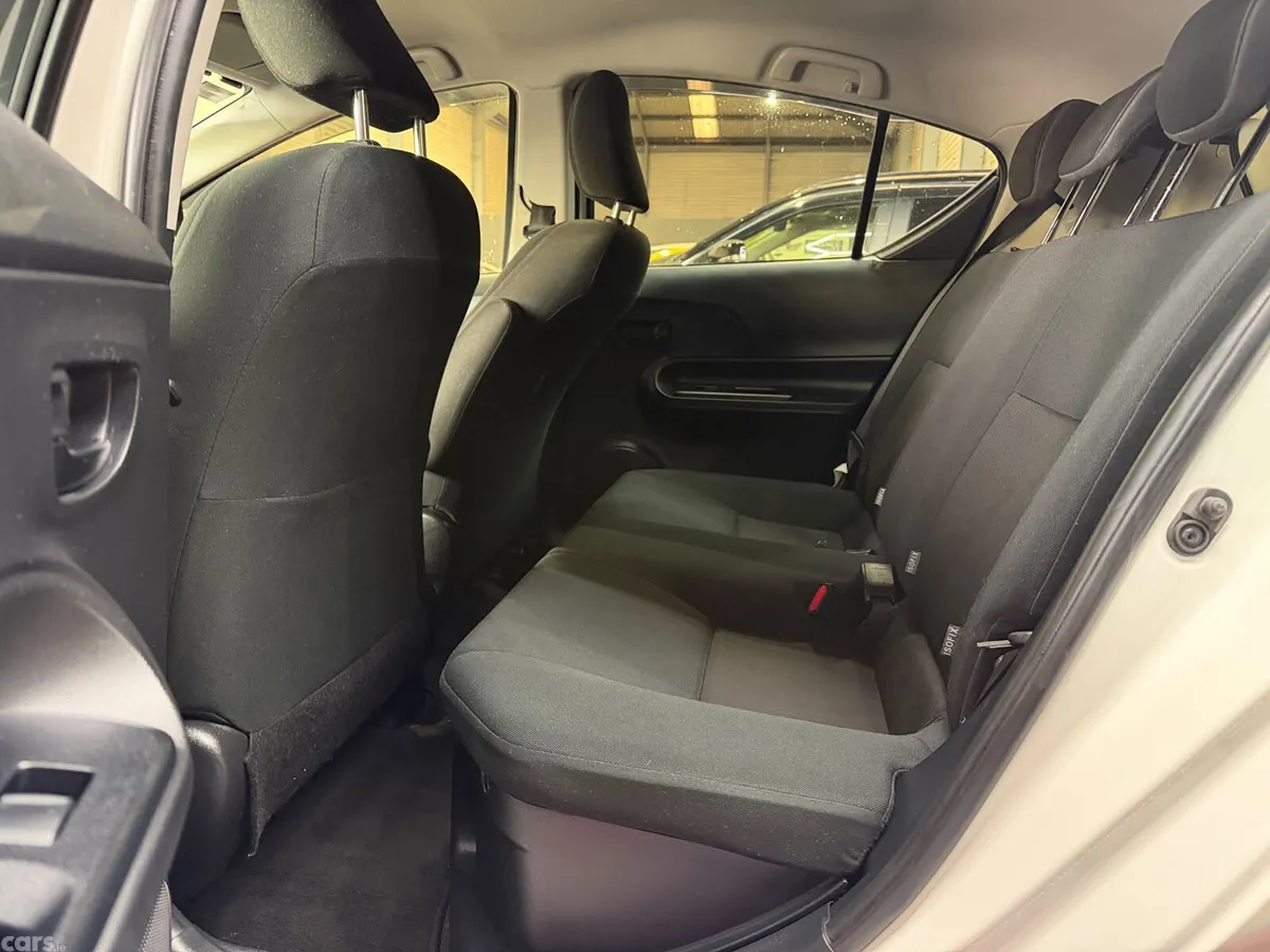 Toyota Aqua Hatchback, Petrol Hybrid, 2019, White