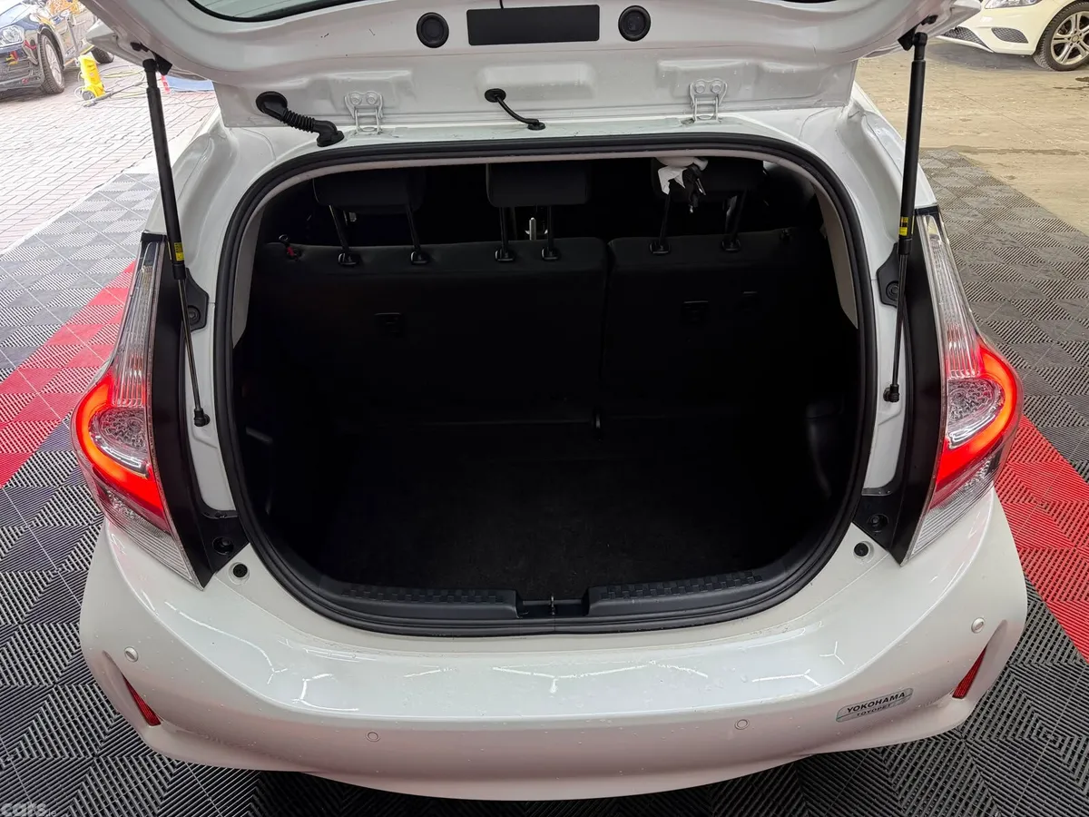 Toyota Aqua Hatchback, Petrol Hybrid, 2019, White
