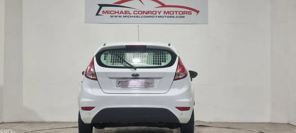 Ford Fiesta MPV, Diesel, 2015, White