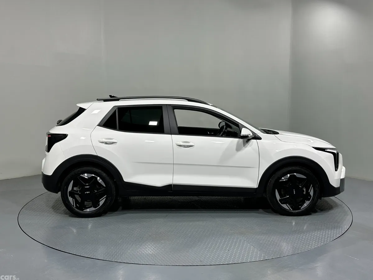 Kia Stonic Hatchback, Petrol Hybrid, 2026, White