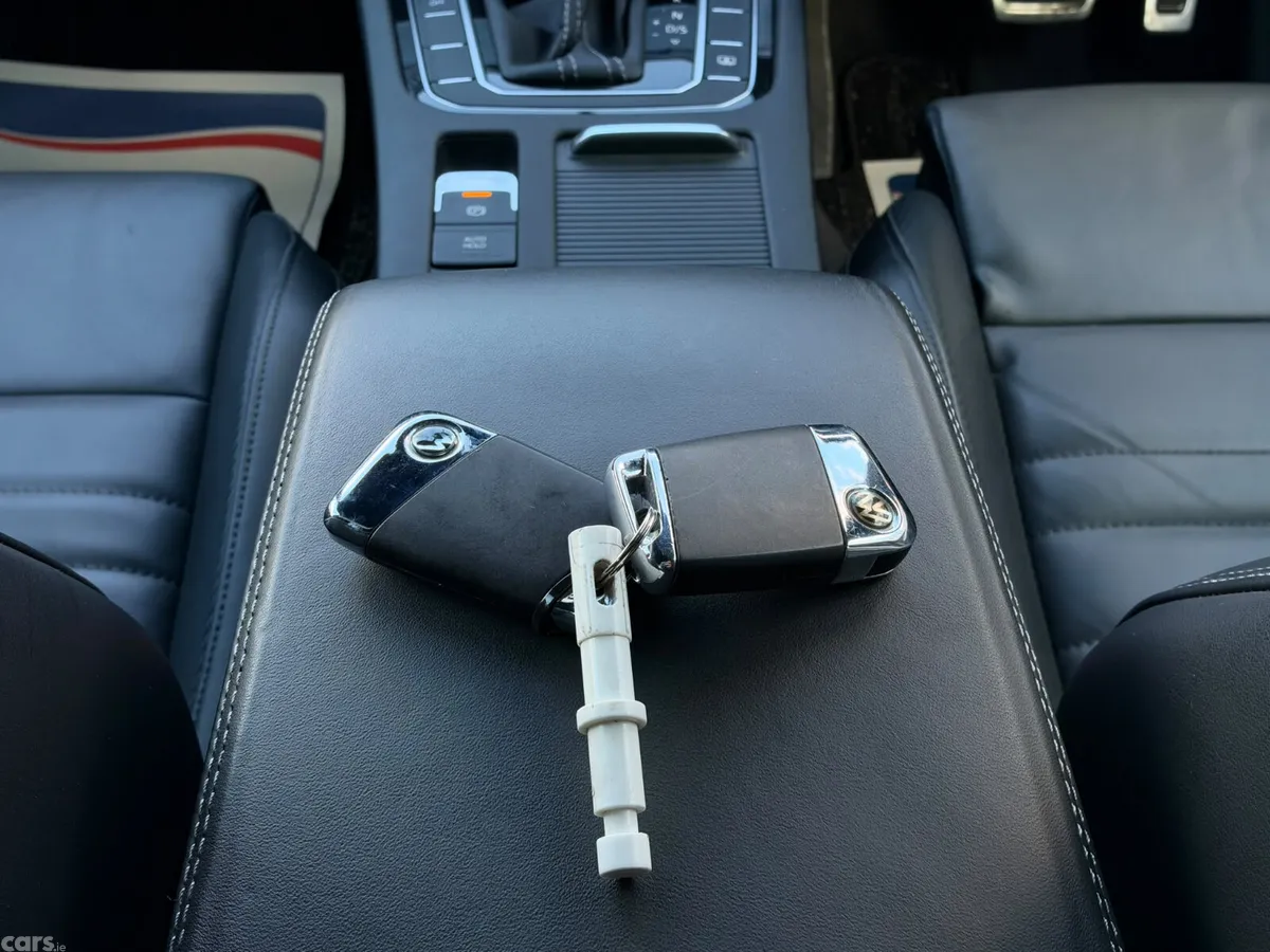Volkswagen Passat Saloon, Petrol, 2018, White