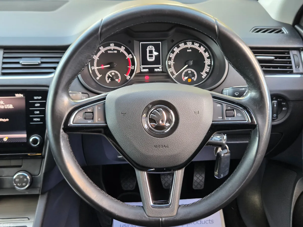 Skoda Octavia Saloon, Petrol, 2020, Grey