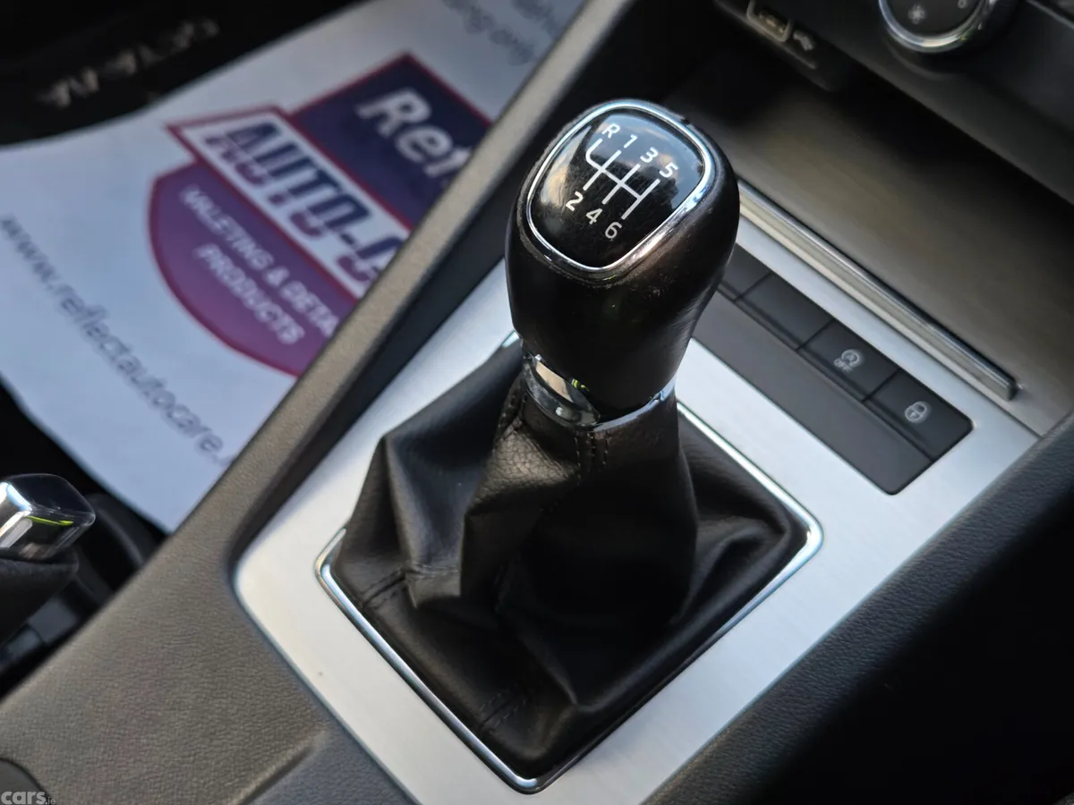 Skoda Octavia Saloon, Petrol, 2020, Grey