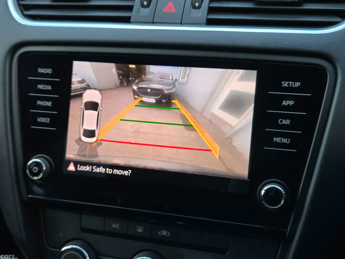 Skoda Octavia Saloon, Petrol, 2020, Grey
