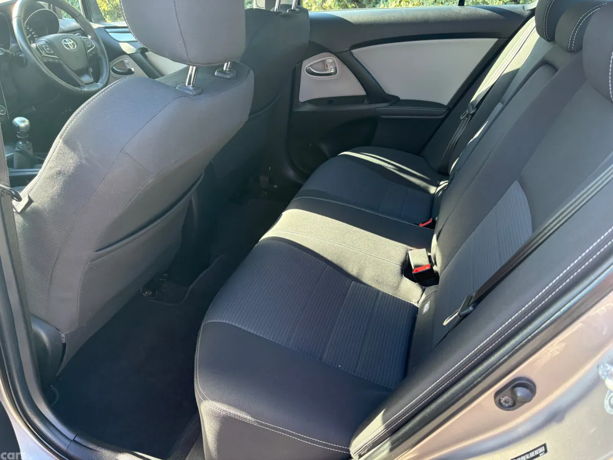 Toyota Avensis Saloon, Diesel, 2015, Brown