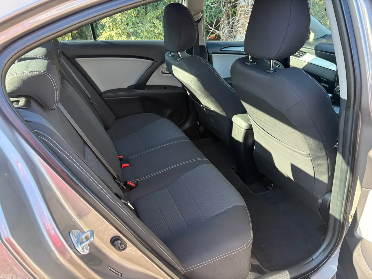 Toyota Avensis Saloon, Diesel, 2015, Brown