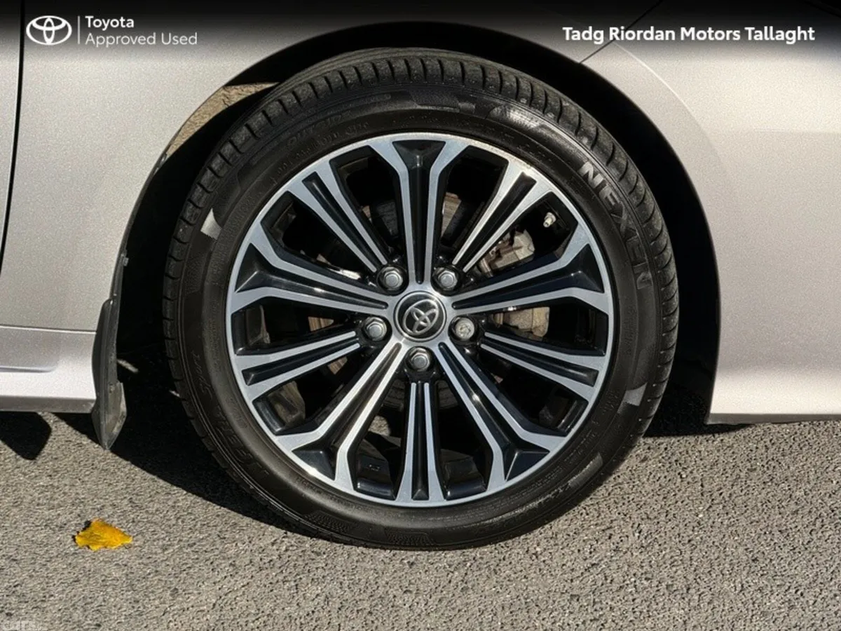 Toyota Corolla Saloon, Petrol Hybrid, 2022, Grey