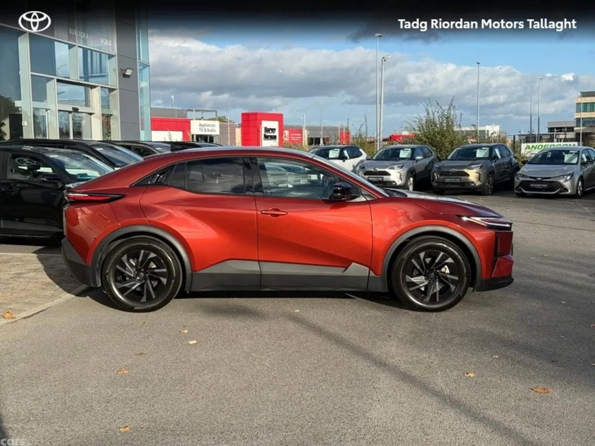 Toyota C-HR Estate, Electric, 2026, Brown