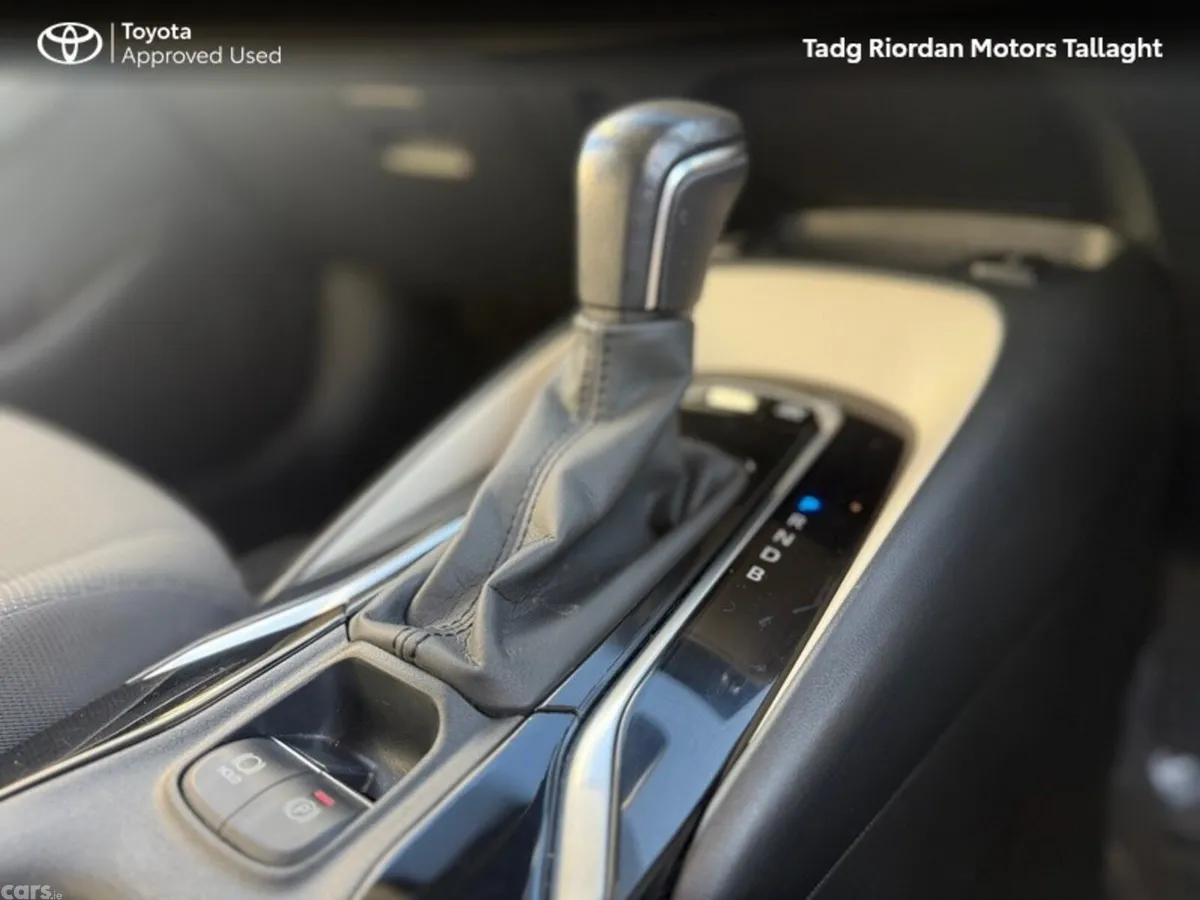 Toyota Corolla Saloon, Petrol Hybrid, 2022, Grey
