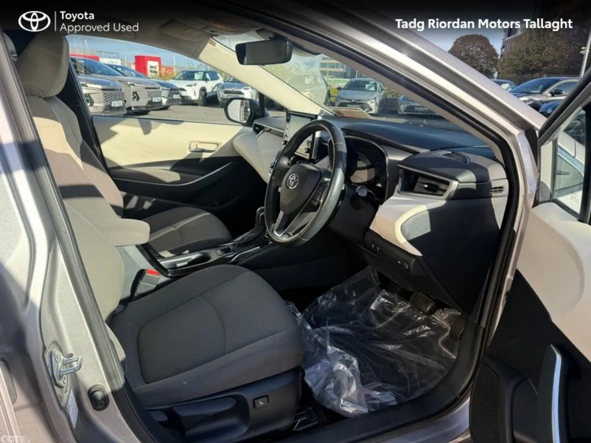 Toyota Corolla Saloon, Petrol Hybrid, 2022, Grey