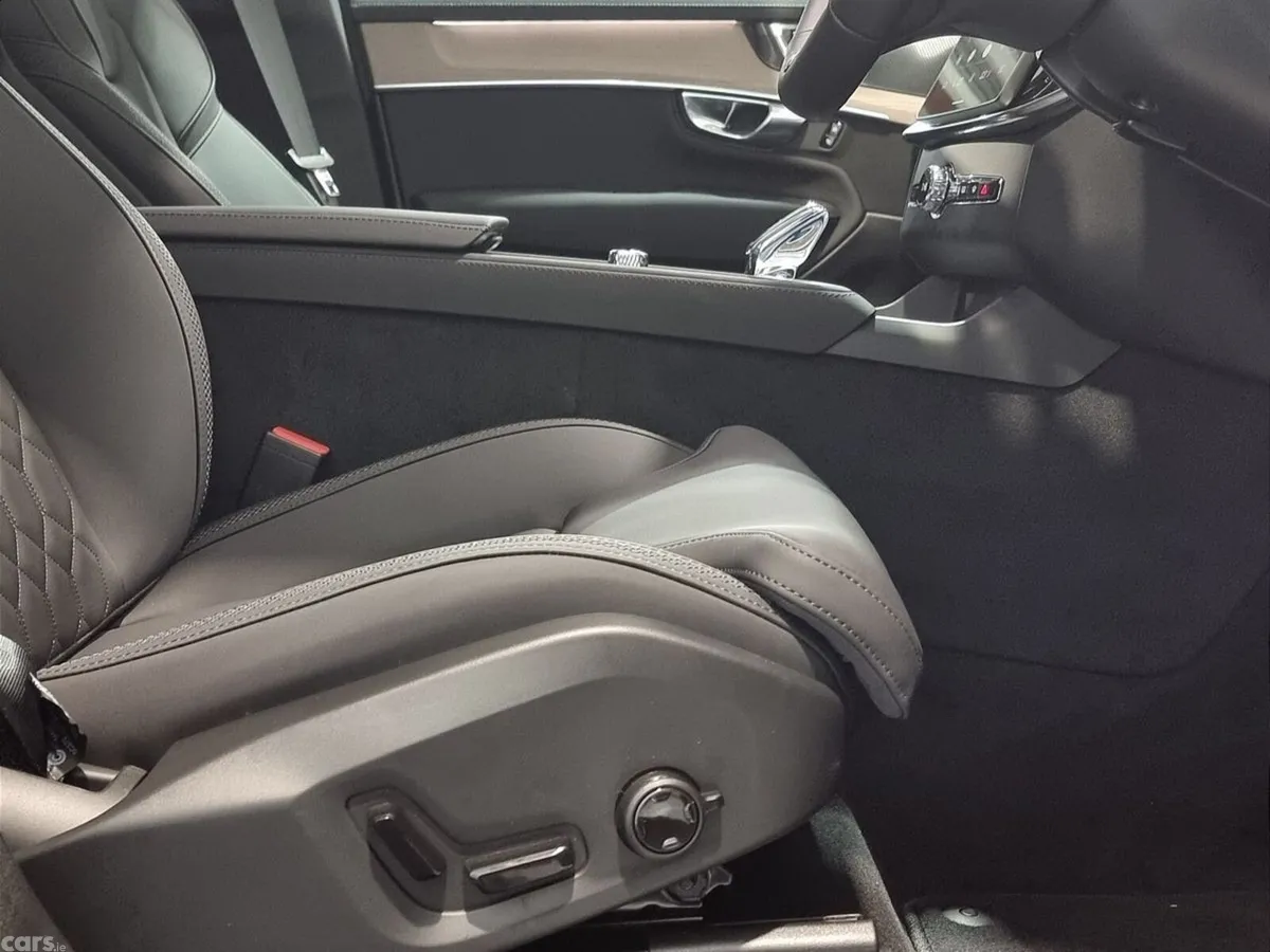 Volvo XC90 SUV, Petrol Hybrid, 2026, Black