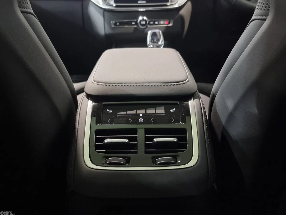 Volvo XC90 SUV, Petrol Hybrid, 2026, Black