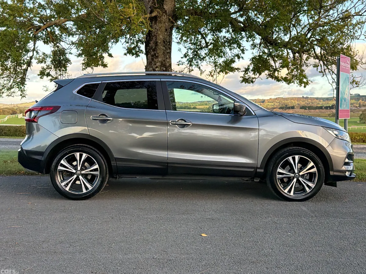 Nissan Qashqai SUV, Diesel, 2017, Grey