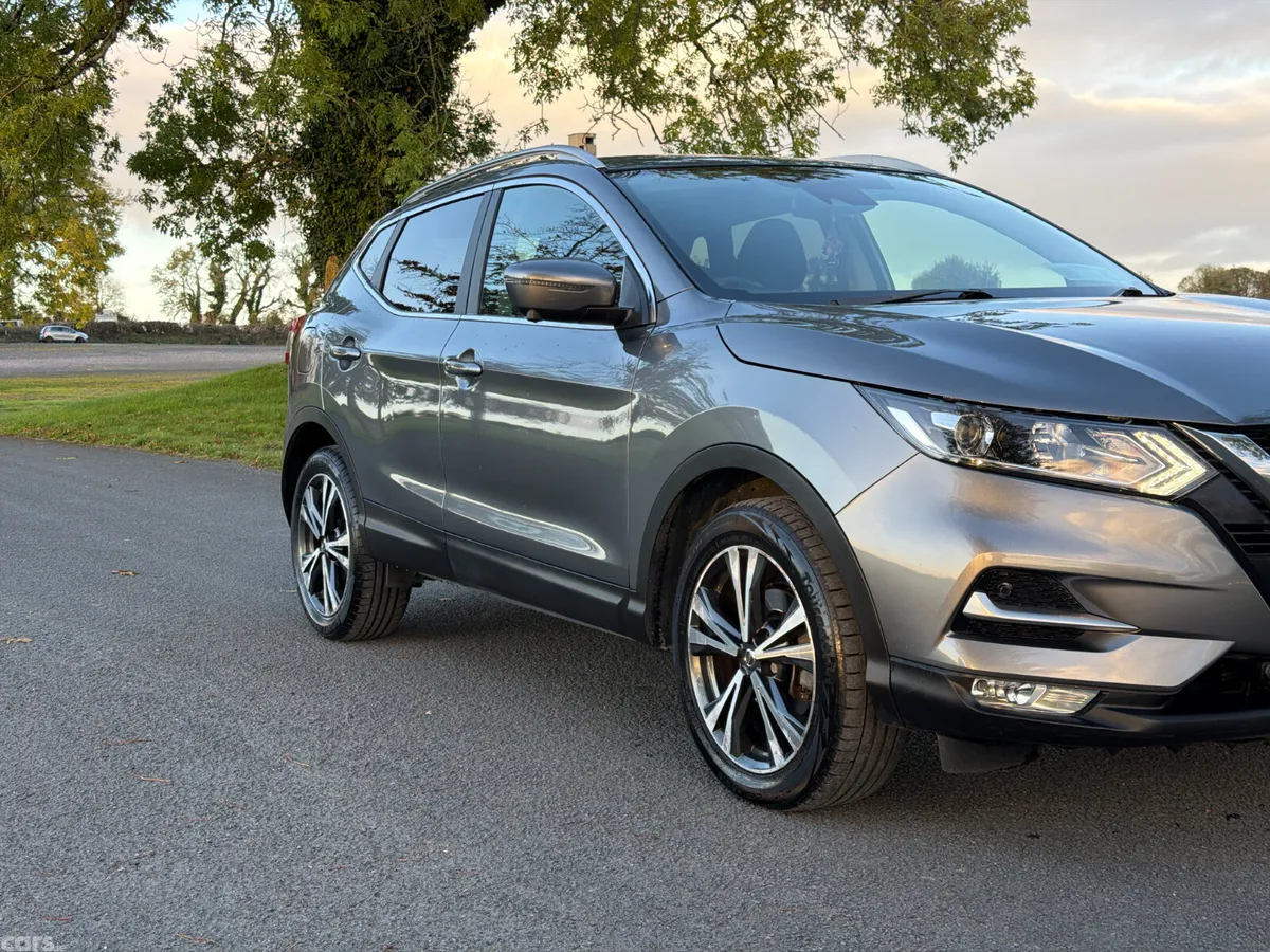 Nissan Qashqai SUV, Diesel, 2017, Grey