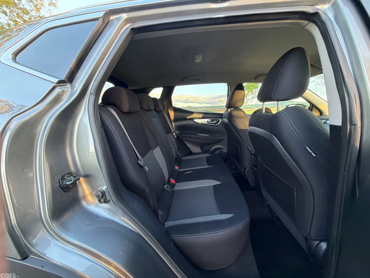 Nissan Qashqai SUV, Diesel, 2017, Grey