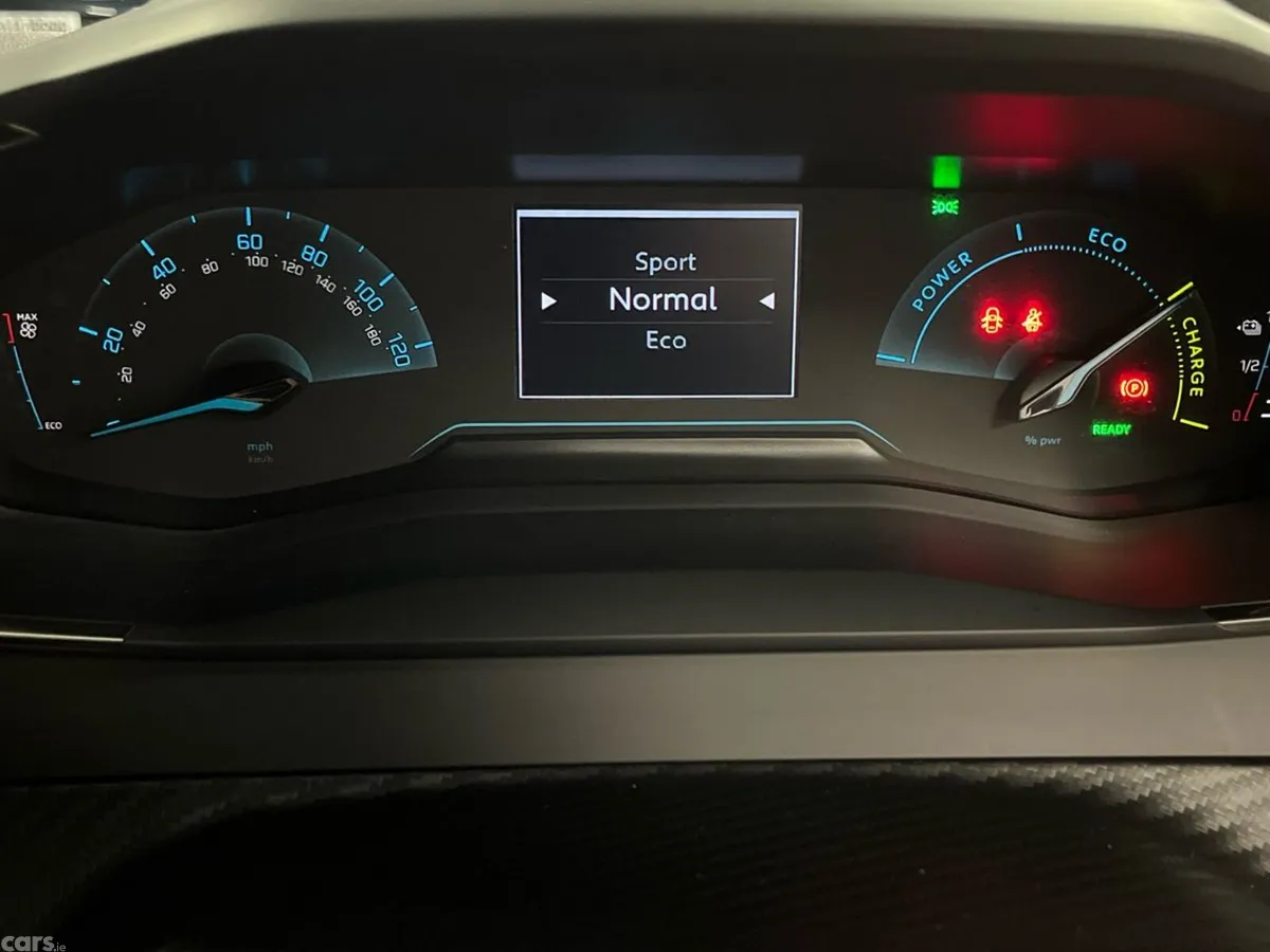 Peugeot 2008 SUV, Electric, 2023, Grey