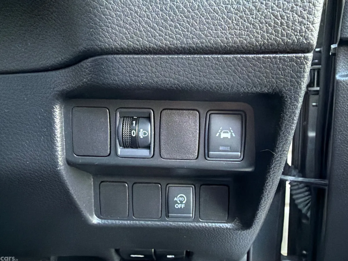 Nissan Qashqai SUV, Diesel, 2017, Grey