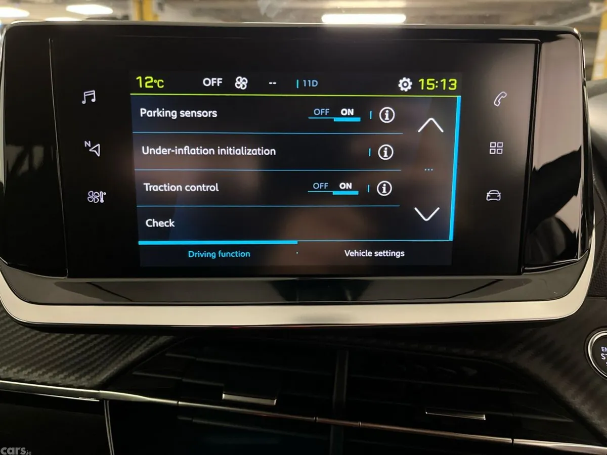 Peugeot 2008 SUV, Electric, 2023, Grey