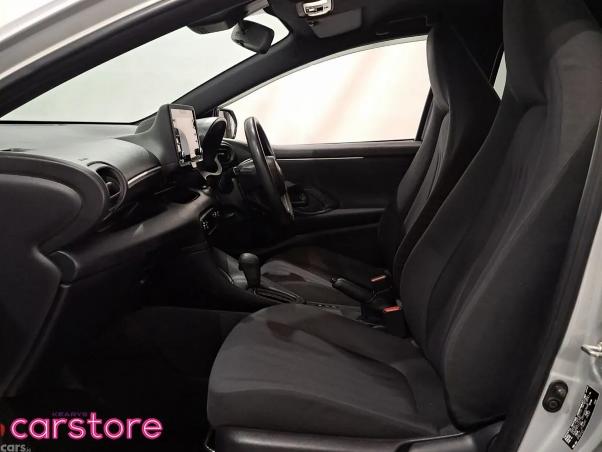 Toyota Yaris Hatchback, Petrol Hybrid, 2021, Grey