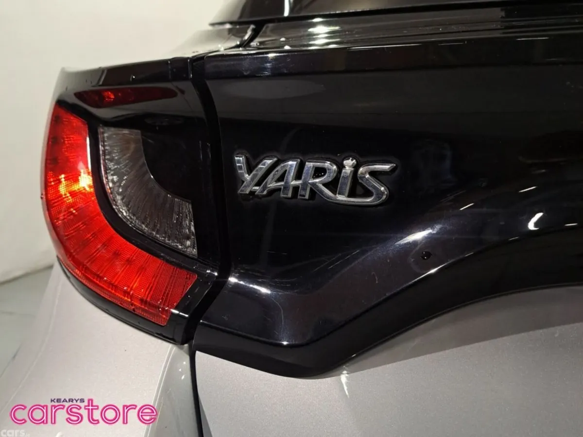 Toyota Yaris Hatchback, Petrol Hybrid, 2021, Grey