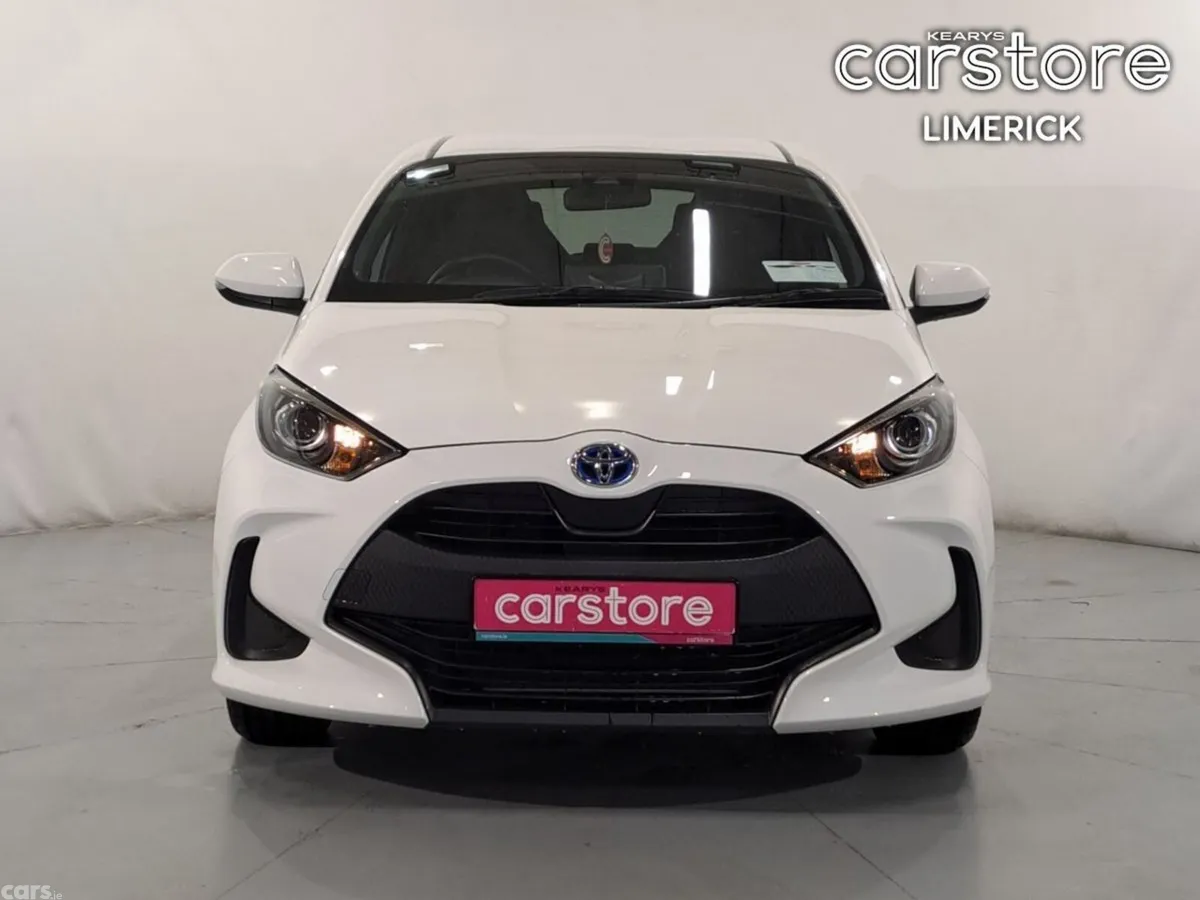 Toyota Yaris Hatchback, Petrol Hybrid, 2023, White