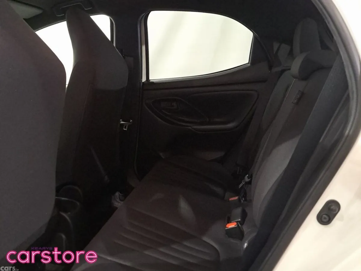 Toyota Yaris Hatchback, Petrol Hybrid, 2023, White