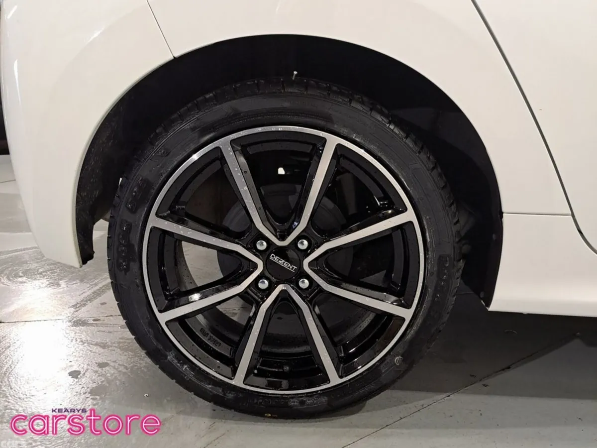 Toyota Yaris Hatchback, Petrol Hybrid, 2023, White