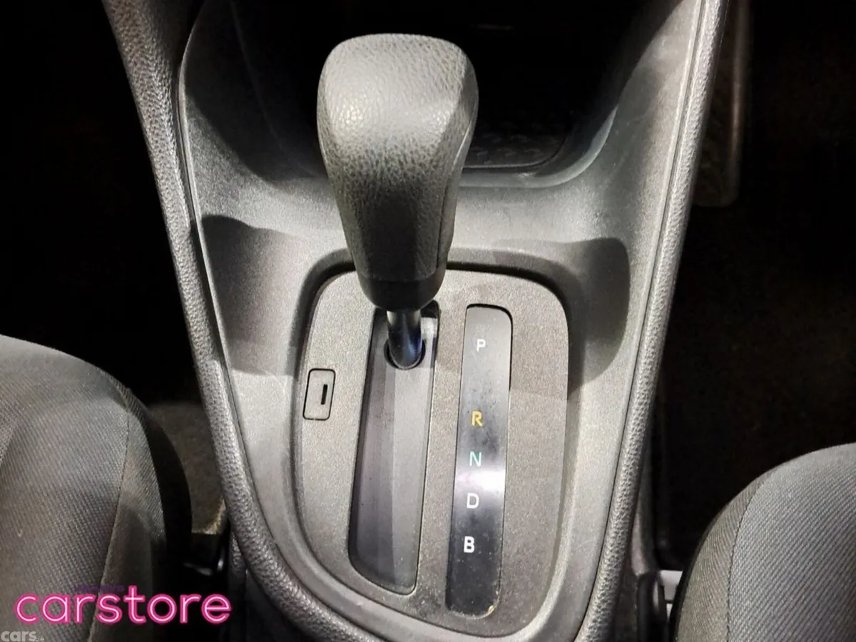 Toyota Yaris Hatchback, Petrol Hybrid, 2023, White