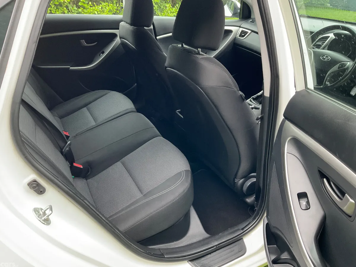 Hyundai i30 Hatchback, Petrol, 2014, White