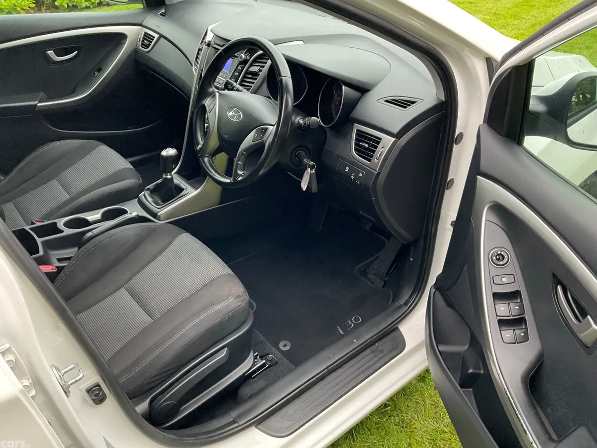 Hyundai i30 Hatchback, Petrol, 2014, White