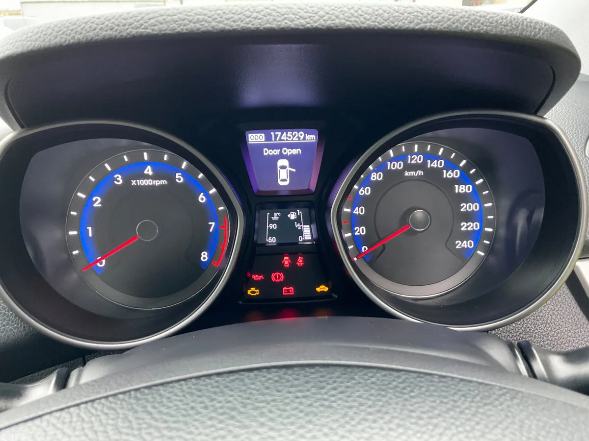 Hyundai i30 Hatchback, Petrol, 2014, White