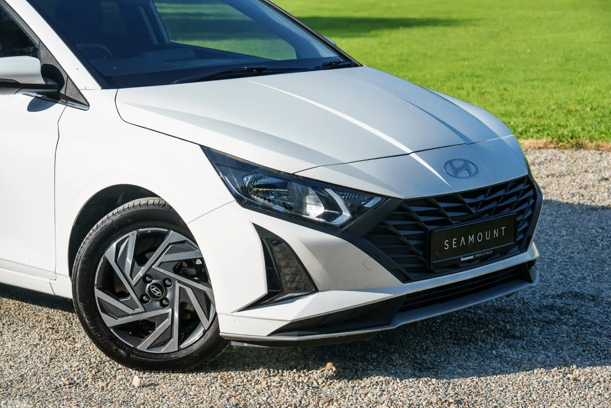 Hyundai i20 Hatchback, Petrol, 2026, White