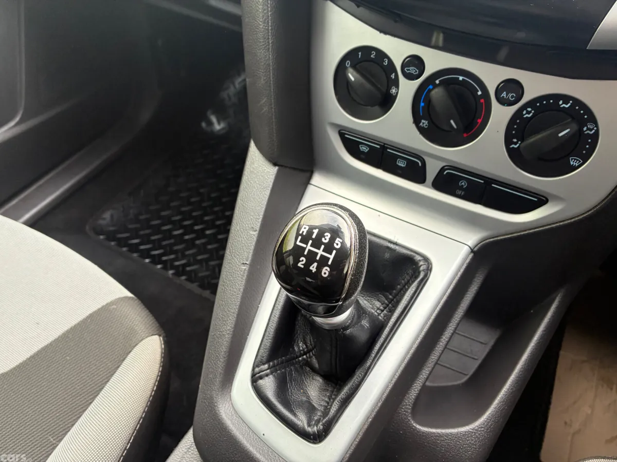 Ford Focus Hatchback, Diesel, 2012, Silver