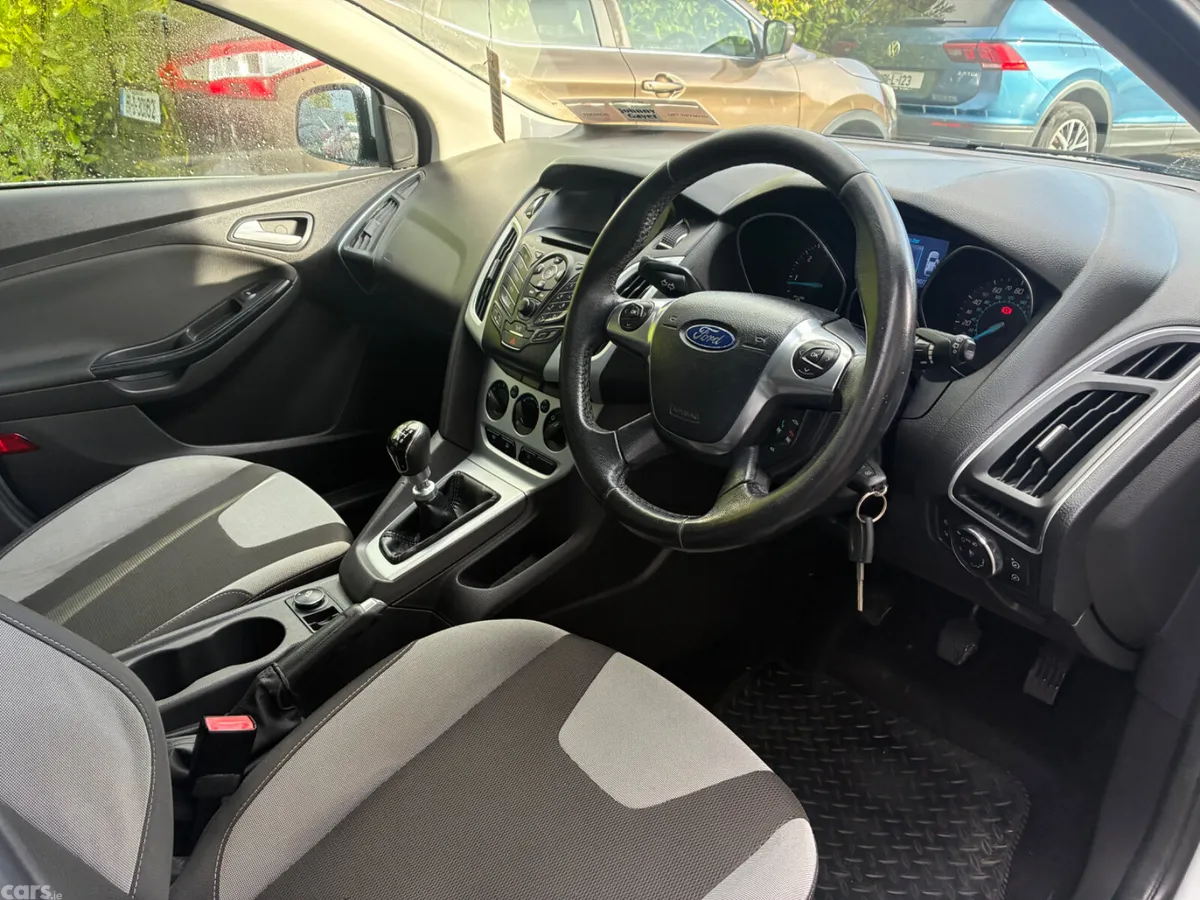 Ford Focus Hatchback, Diesel, 2012, Silver