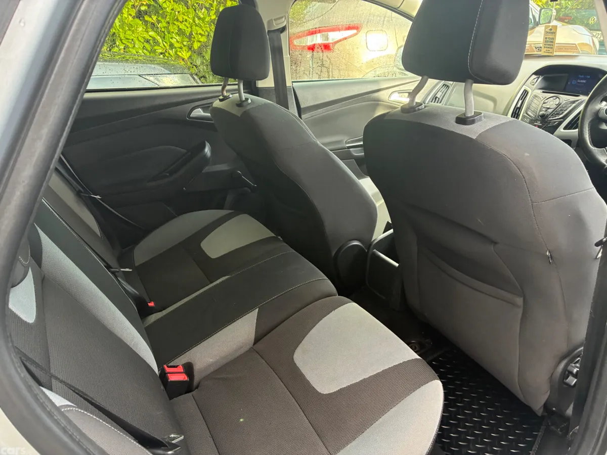 Ford Focus Hatchback, Diesel, 2012, Silver