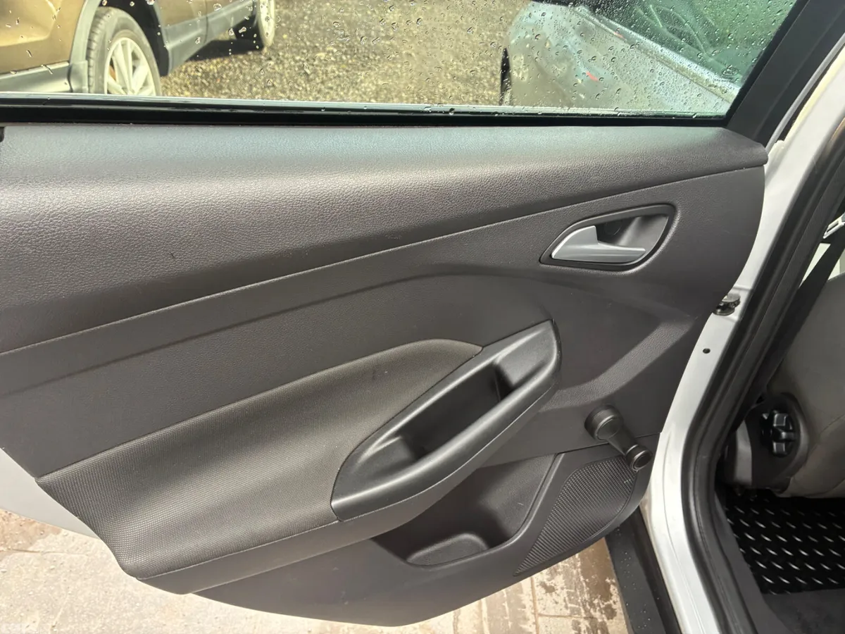 Ford Focus Hatchback, Diesel, 2012, Silver