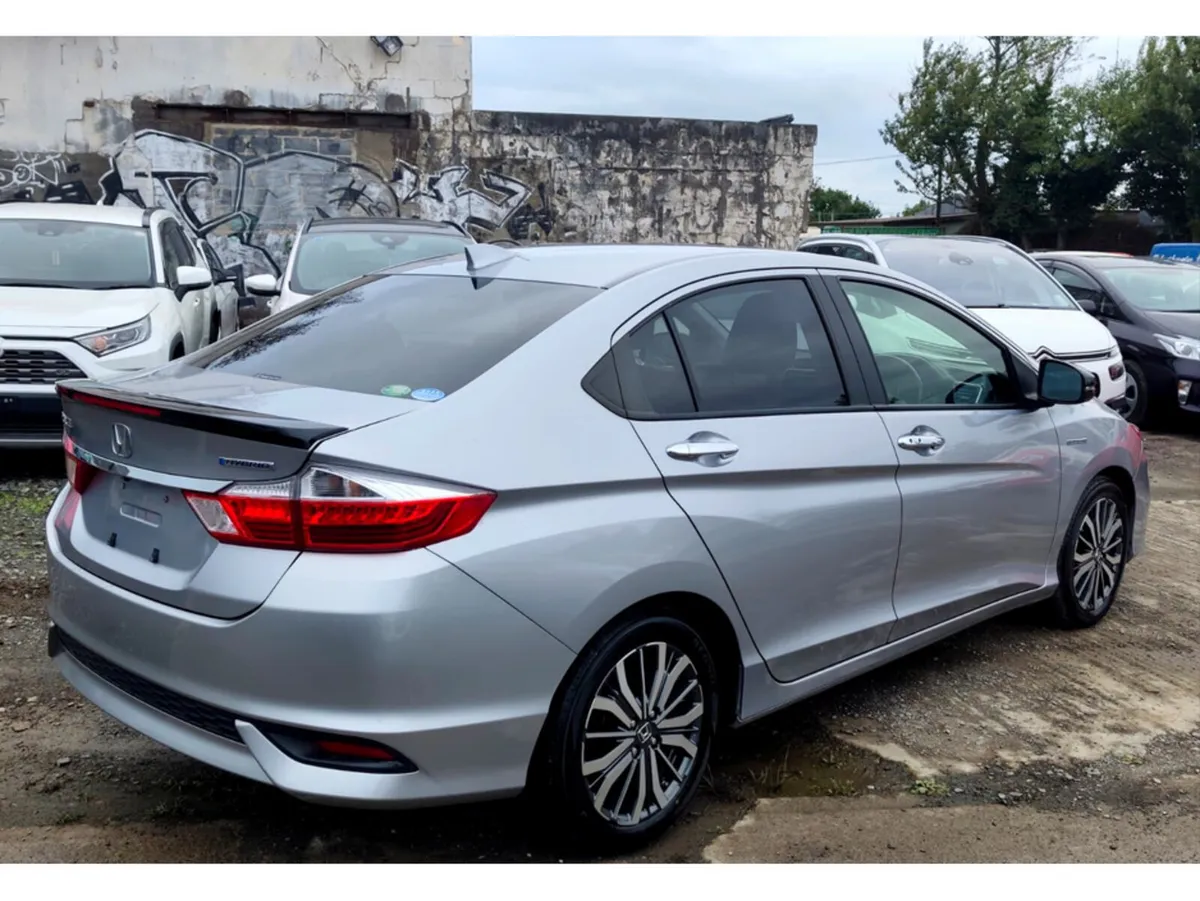 Honda Grace Saloon, Petrol Hybrid, 2017, Silver