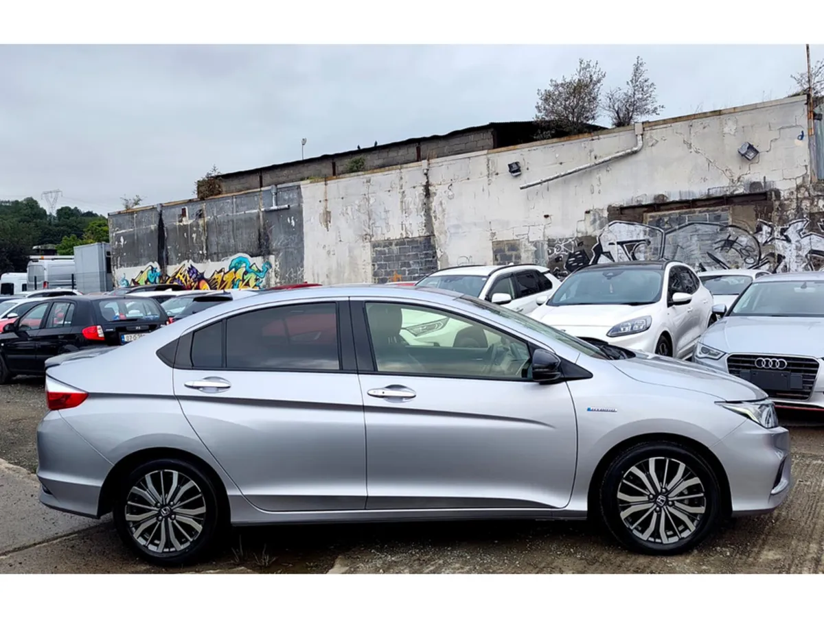 Honda Grace Saloon, Petrol Hybrid, 2017, Silver