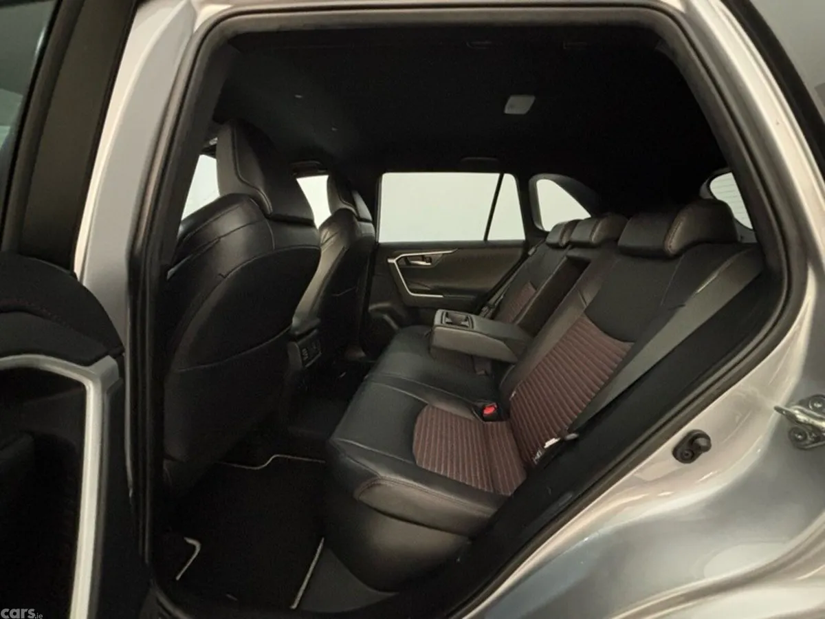Toyota RAV4 SUV, Petrol Hybrid, 2023, Grey