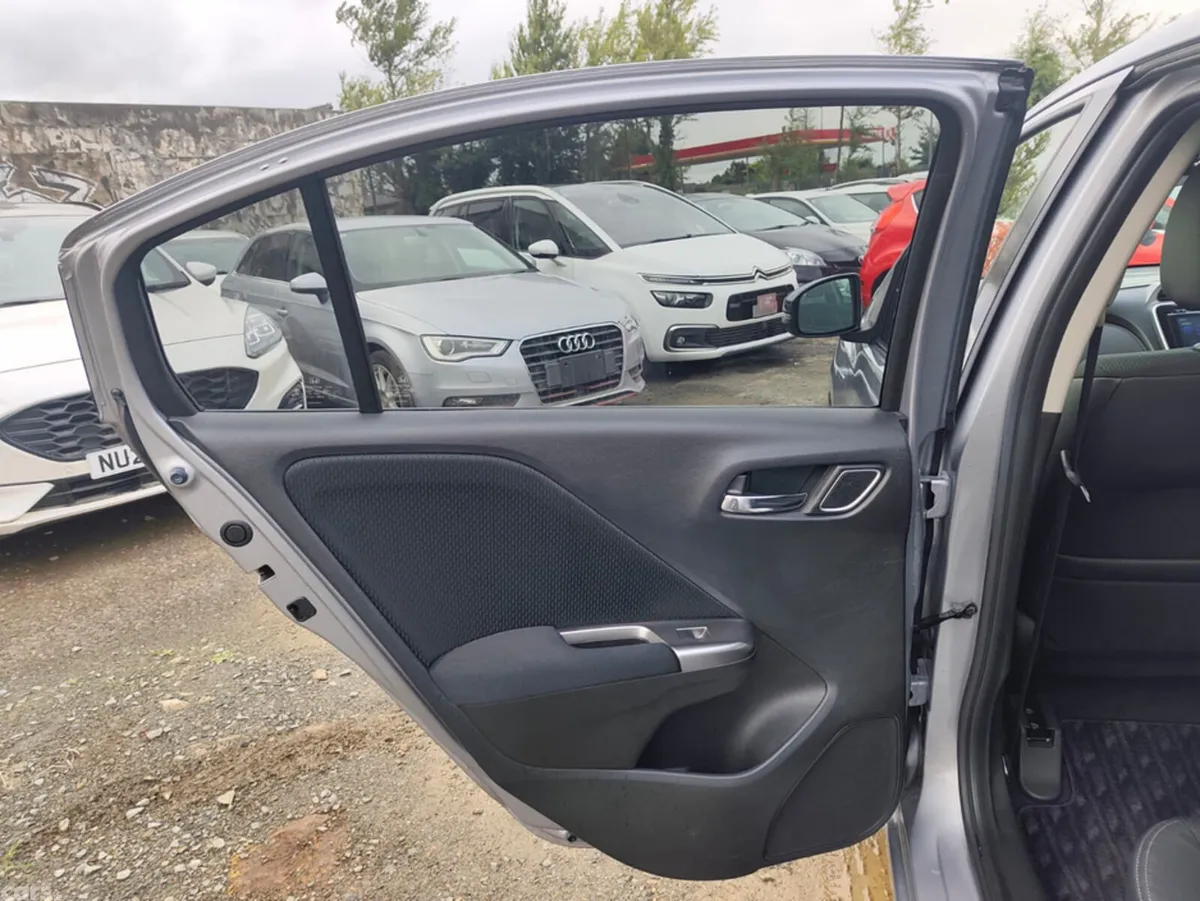 Honda Grace Saloon, Petrol Hybrid, 2017, Silver