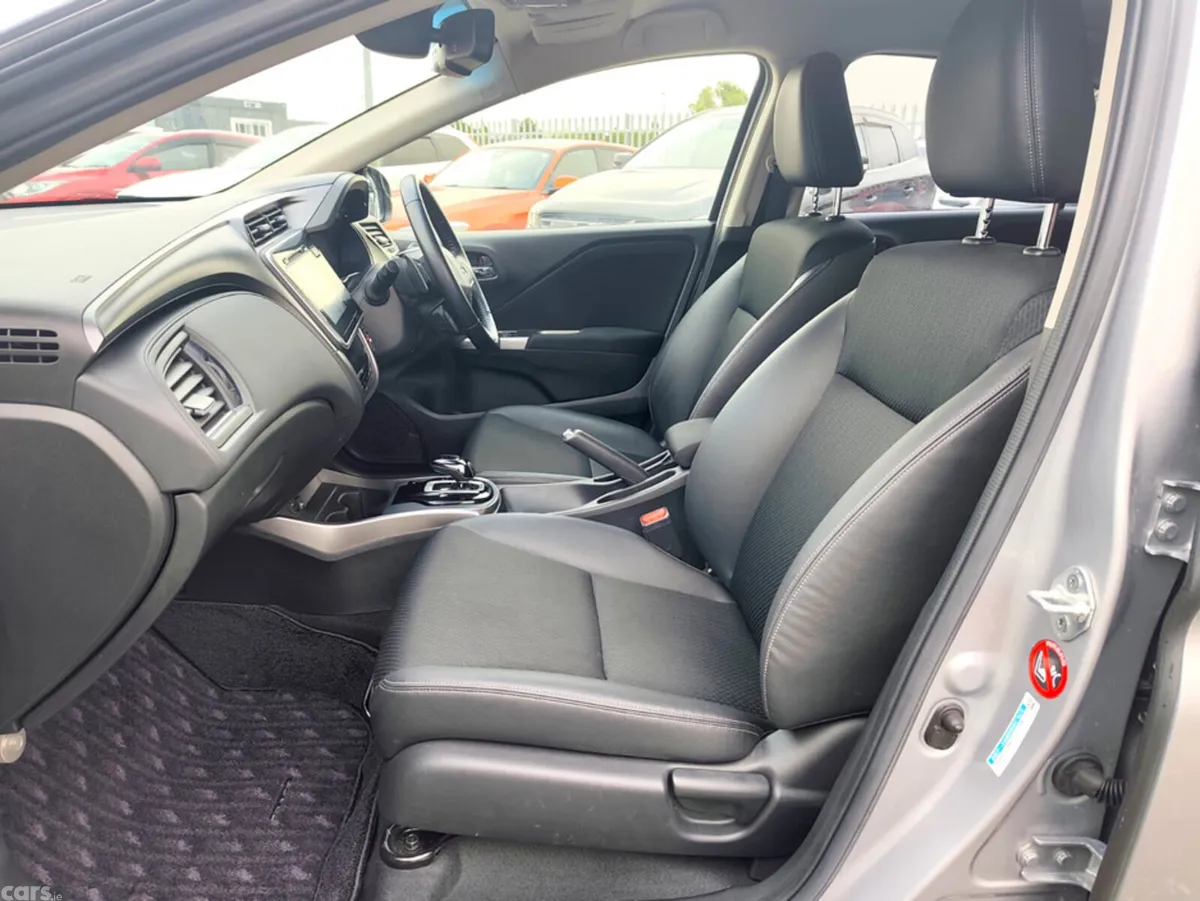 Honda Grace Saloon, Petrol Hybrid, 2017, Silver