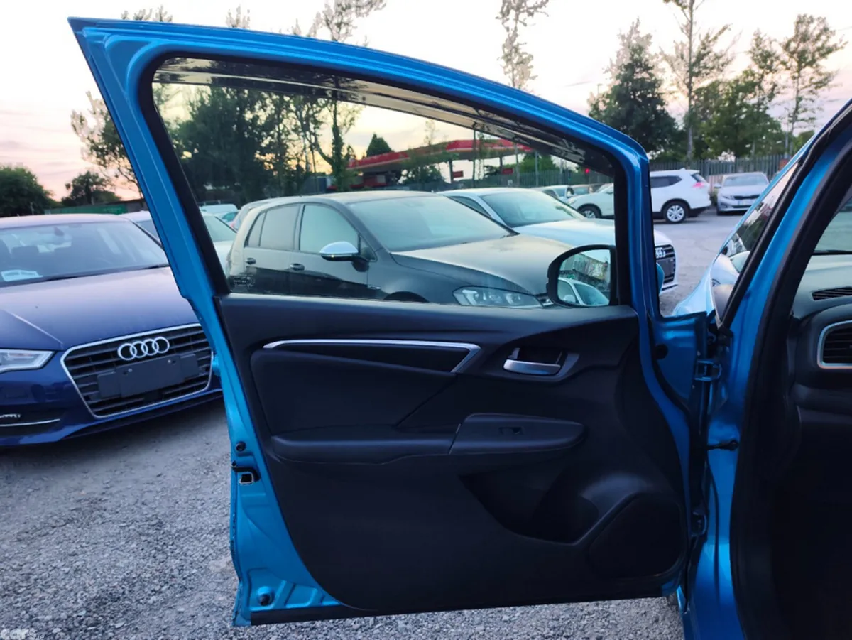 Honda Fit Hatchback, Petrol Hybrid, 2017, Blue