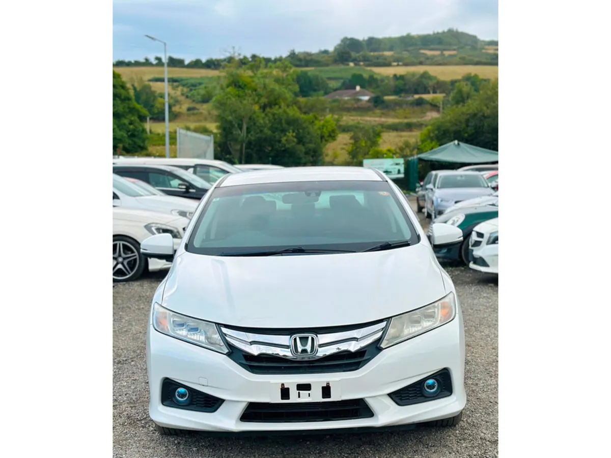Honda Grace Hatchback, Petrol Hybrid, 2016, White